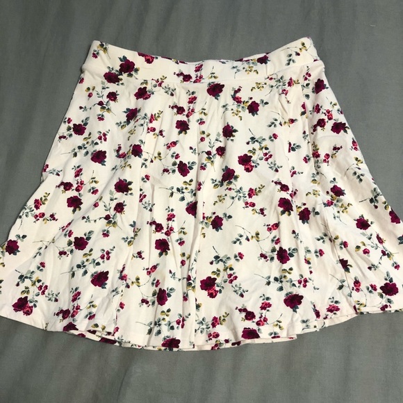 Skater skirt floral from forever 21 - Picture 1 of 2